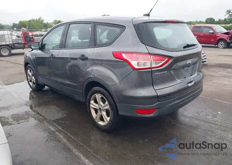 2015 Ford Escape S z USA, uszkodzony, nr VIN 1FMCU0F7XFUC39767